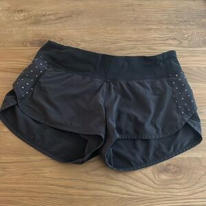 Lululemon Speed Up short. Shortest inseem. Size 4.